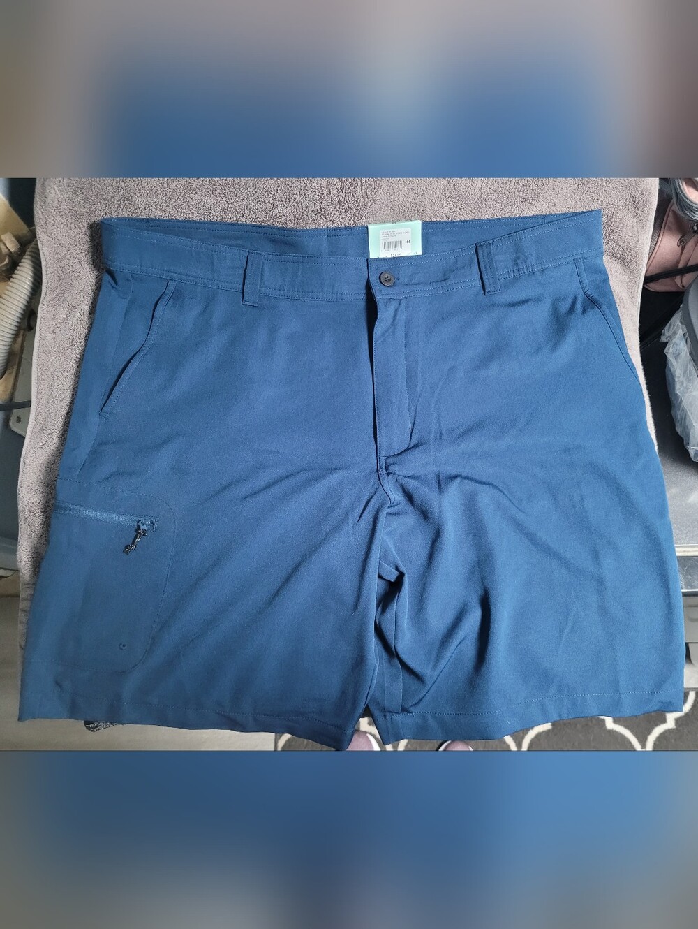 Magellan Outdoors Men's Size 44 Flat Front Shorts in Blue